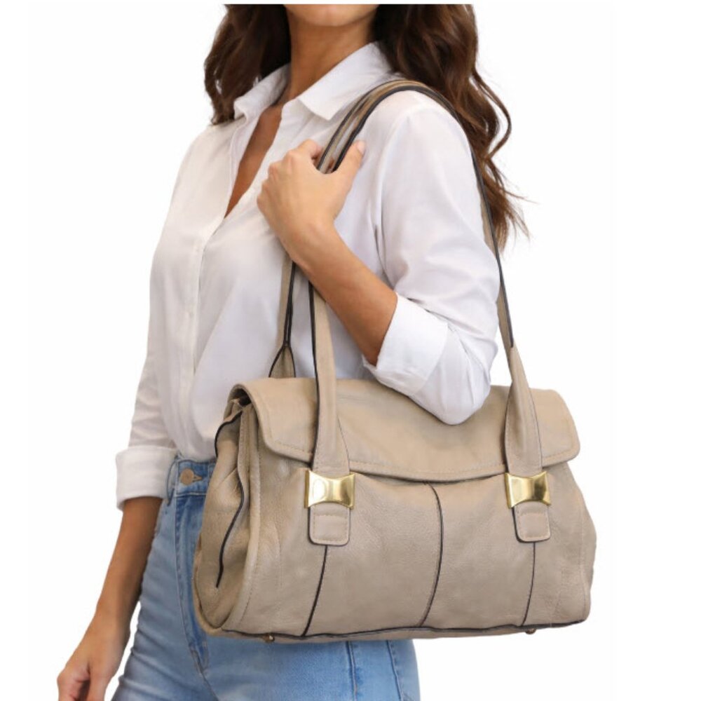 B. Makowsky Cream Leather Shoulder Bag Slouchy Tote Gold Hardware Chic Work Wear